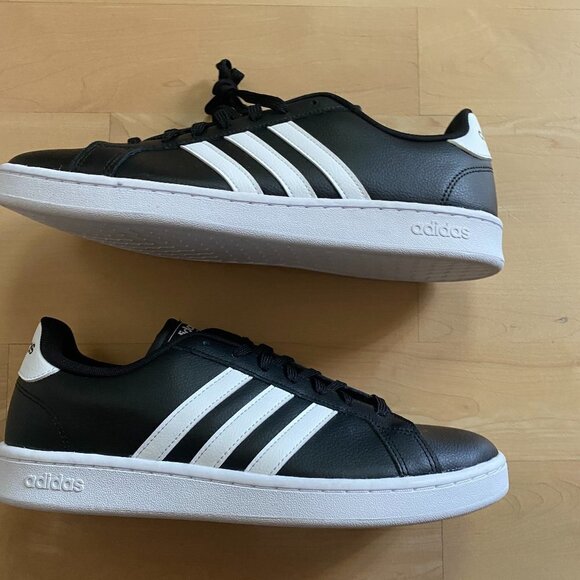 ADIDAS Men's Black "Grand Court" Sneaker BNWOT Missized Sz 12/11 Stripe White - Picture 2 of 7